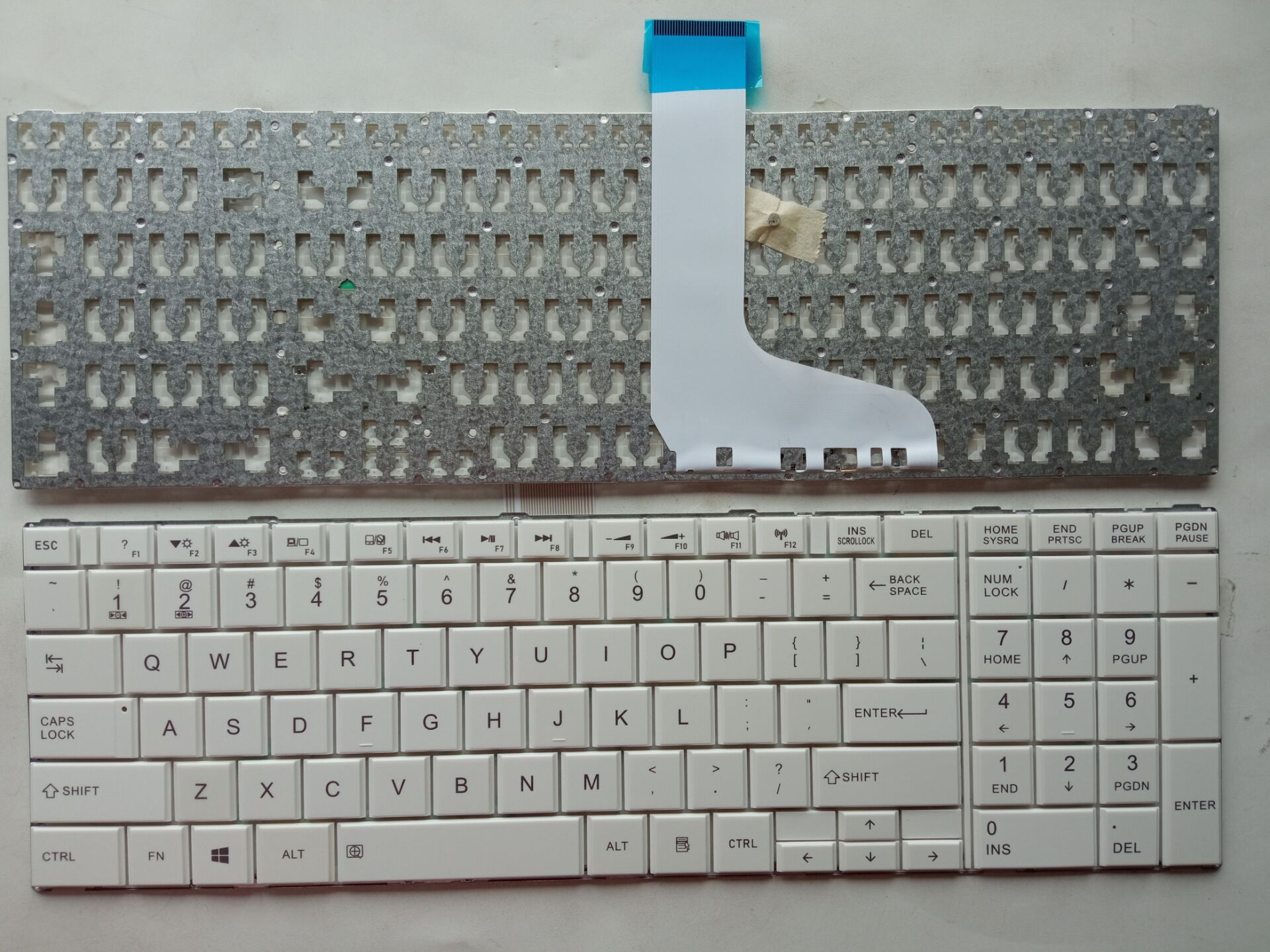 Picture of New Replacement Laptop Keyboard For TOSHIBA C850 WHITE (OEM) US Layout